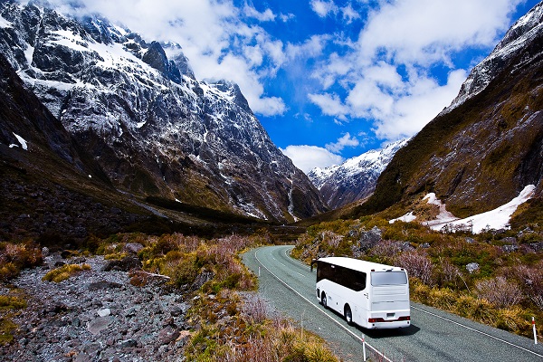 Top Benefits of Choosing a Tour Bus